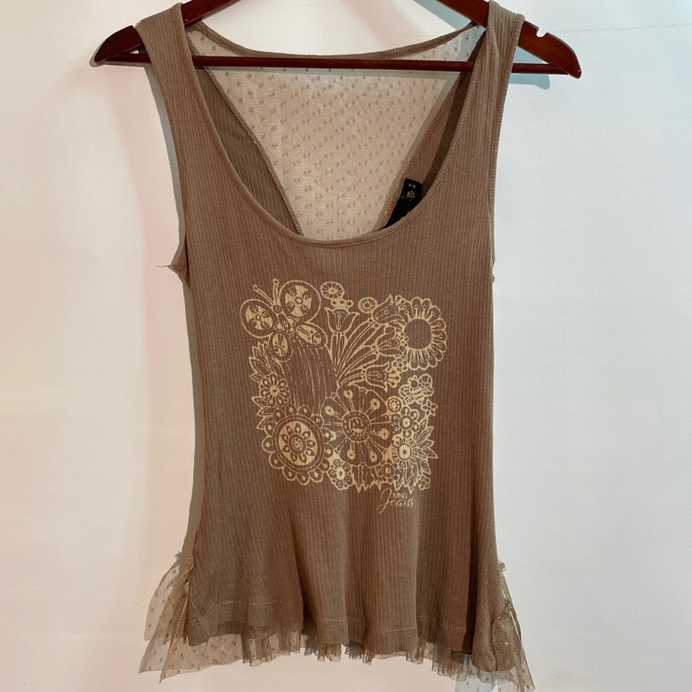 Tank top by MNG jeans. Floral pattern on the front. Size S